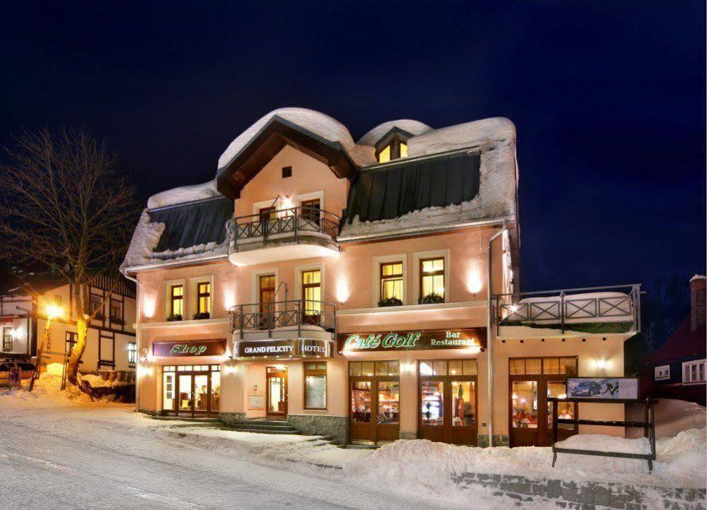 格兰德酒店 Špindlerŭv Mlýn 外观 照片