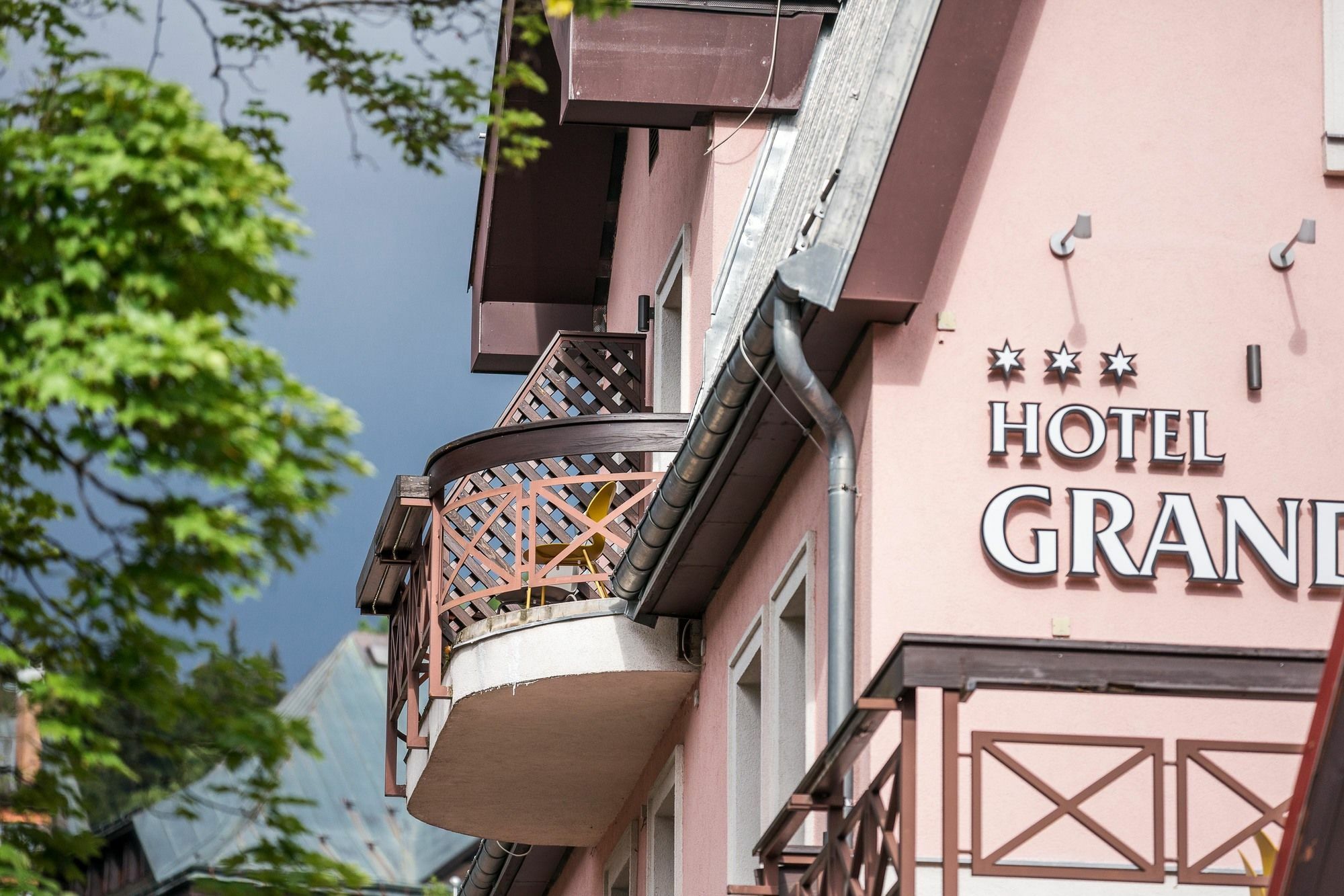 格兰德酒店 Špindlerŭv Mlýn 外观 照片